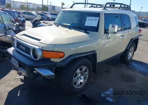 2008 Toyota Fj Cruiser z USA, uszkodzony, nr VIN JTEZU11F18K006924